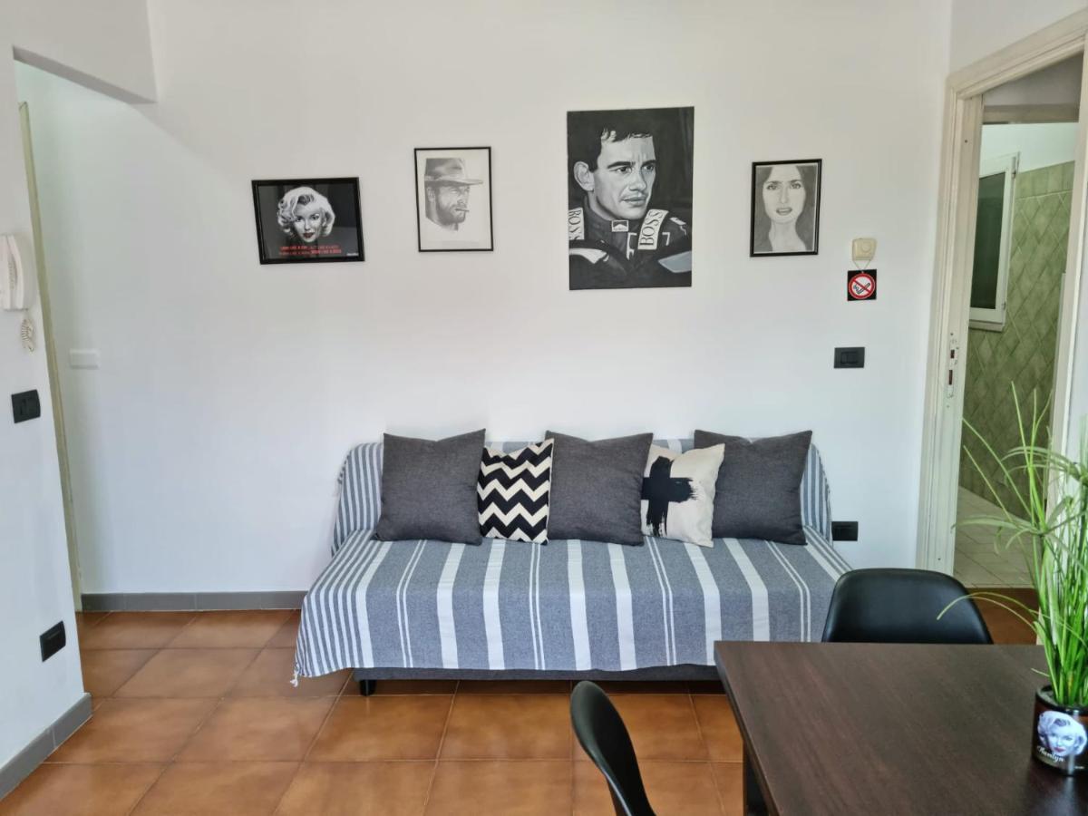 Home Of Fame - Home Gallery With Fully Equipped Kitchen, Separate Entrance, Free Parking Olbia Exterior photo