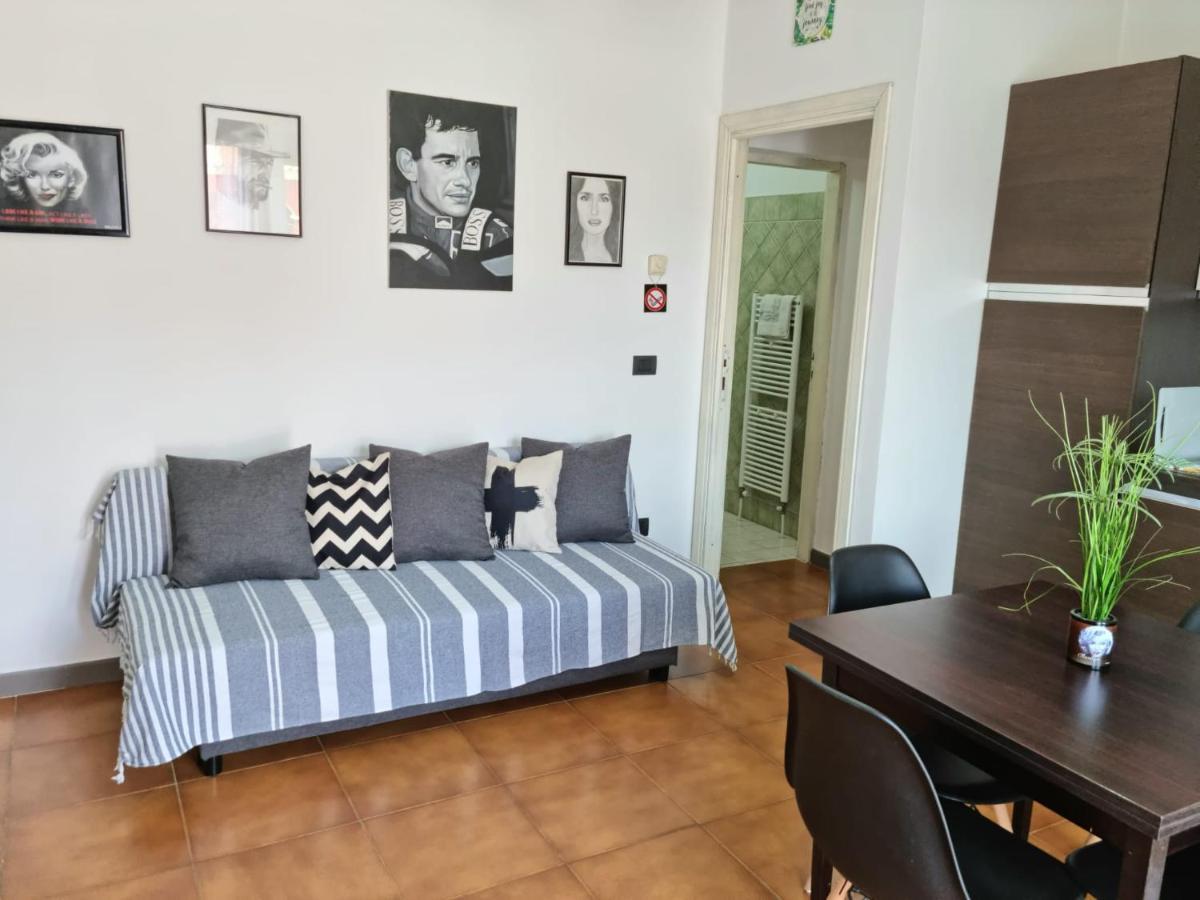 Home Of Fame - Home Gallery With Fully Equipped Kitchen, Separate Entrance, Free Parking Olbia Exterior photo