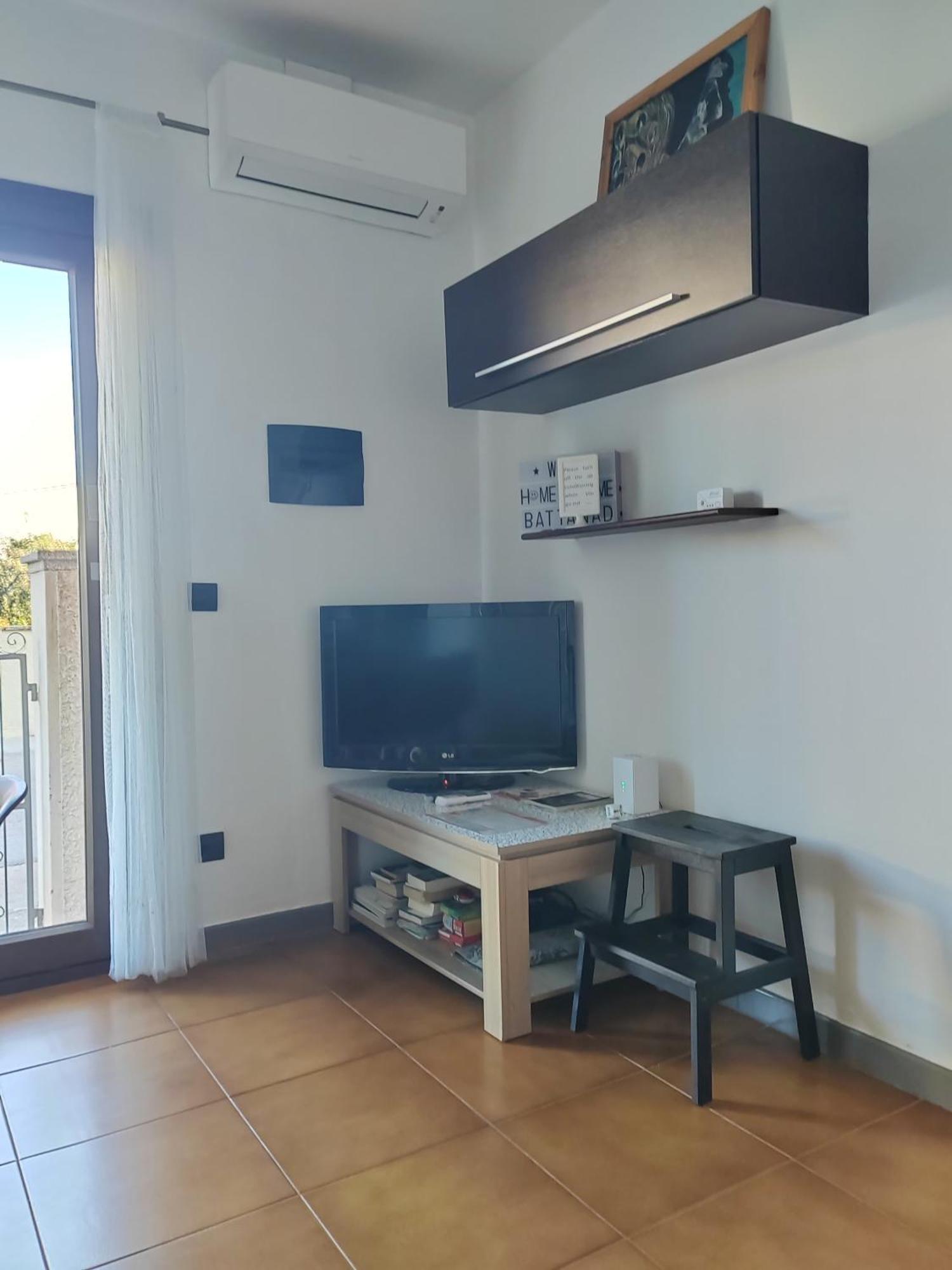 Home Of Fame - Home Gallery With Fully Equipped Kitchen, Separate Entrance, Free Parking Olbia Exterior photo
