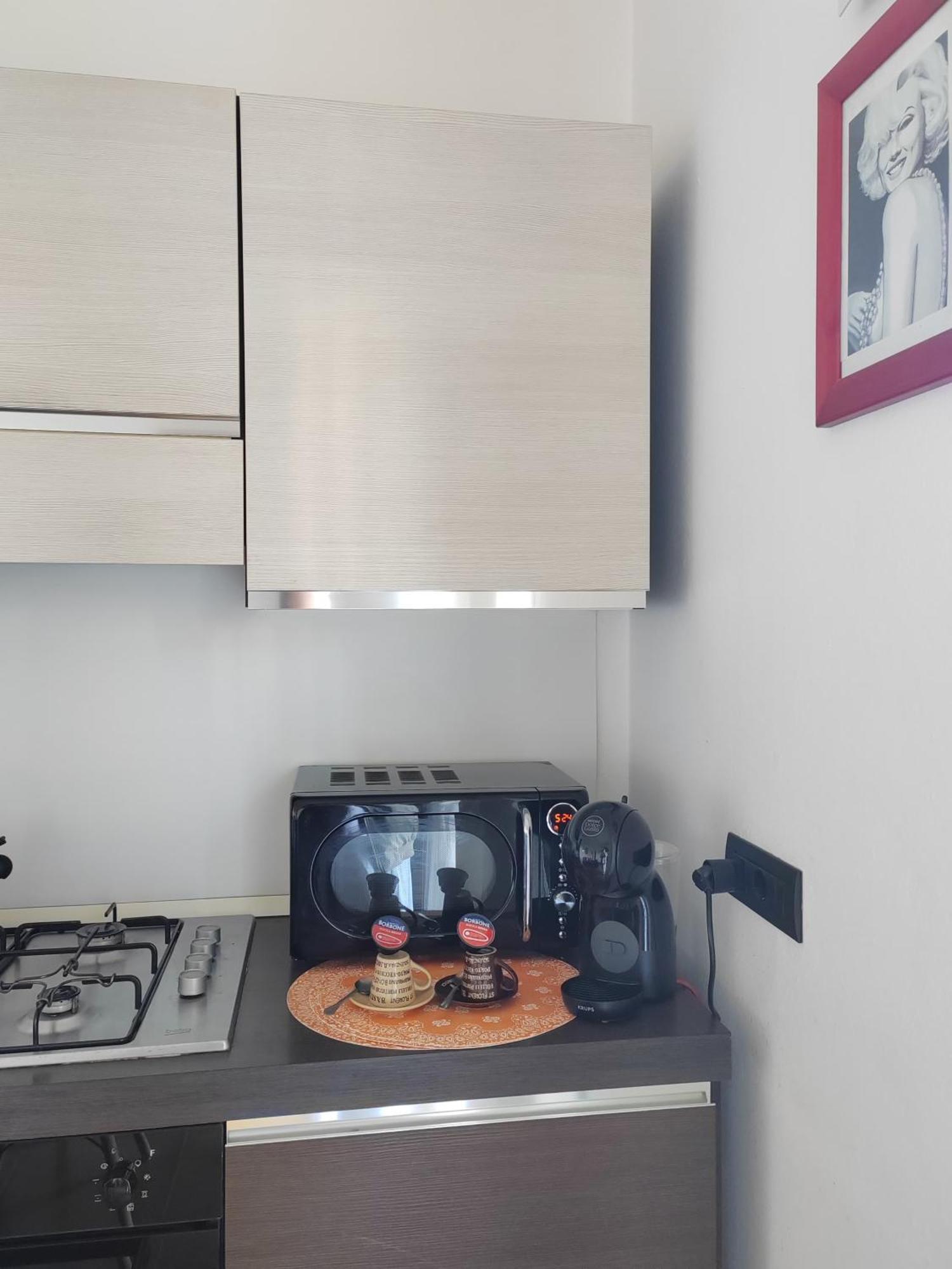 Home Of Fame - Home Gallery With Fully Equipped Kitchen, Separate Entrance, Free Parking Olbia Exterior photo