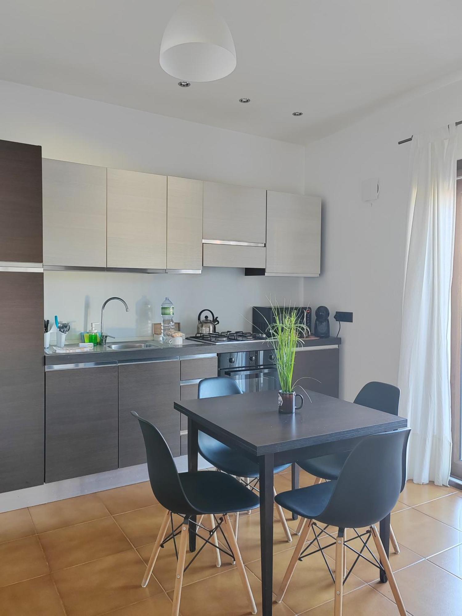 Home Of Fame - Home Gallery With Fully Equipped Kitchen, Separate Entrance, Free Parking Olbia Exterior photo