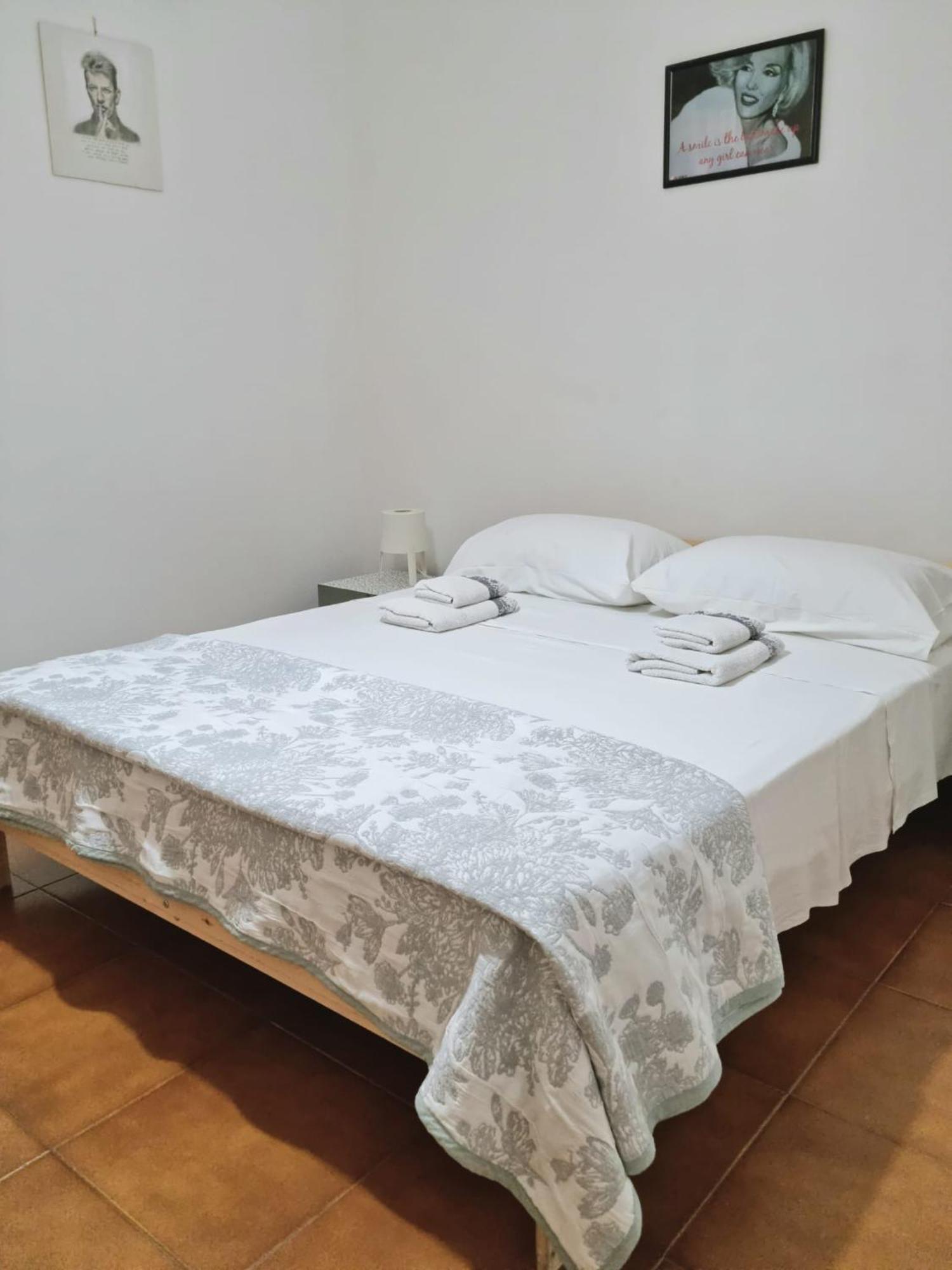 Home Of Fame - Home Gallery With Fully Equipped Kitchen, Separate Entrance, Free Parking Olbia Exterior photo