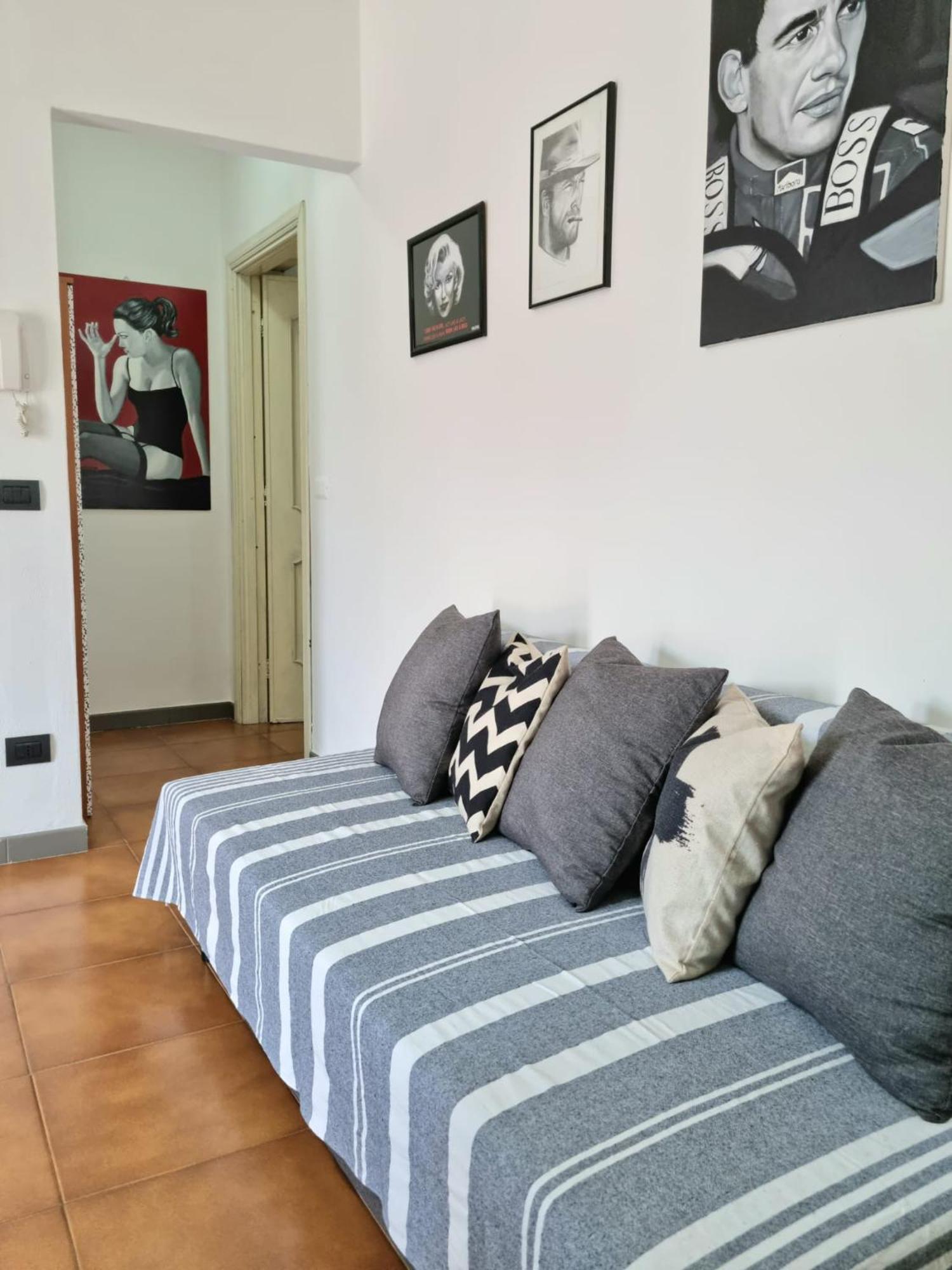 Home Of Fame - Home Gallery With Fully Equipped Kitchen, Separate Entrance, Free Parking Olbia Exterior photo