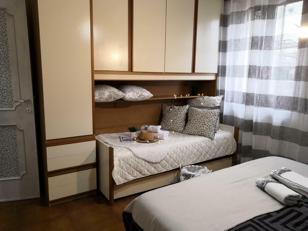 Home Of Fame - Home Gallery With Fully Equipped Kitchen, Separate Entrance, Free Parking Olbia Exterior photo