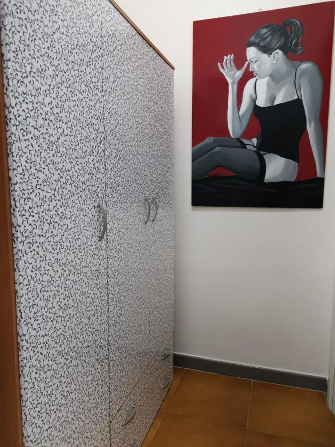 Home Of Fame - Home Gallery With Fully Equipped Kitchen, Separate Entrance, Free Parking Olbia Exterior photo